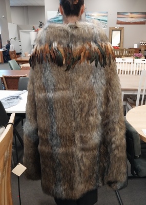 Korowai Kahurangi Brn Feather Full Length 150X125H