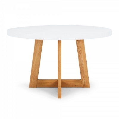 Echo 1.3 Round Table + 4 Wishbone Chairs