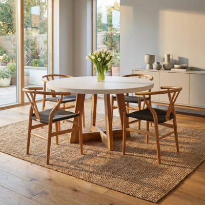 Echo 1.3 Round Table + 4 Wishbone Chairs